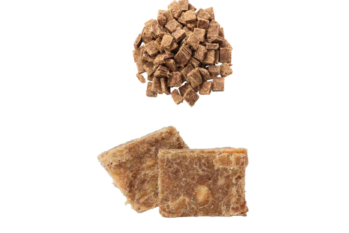 Air-dried pet food pieces